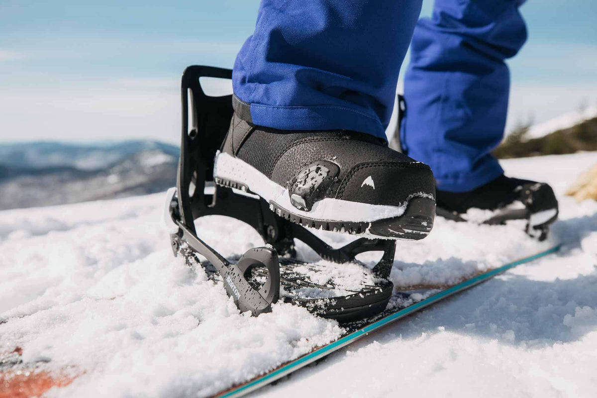 Snowboardverleih in Pas de la Casa: Board und Schuhe