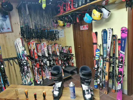 Skiverleih in Pila: Kinder-Skiausrüstung